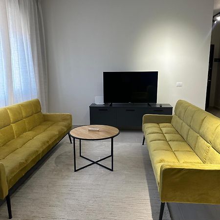 New Bazar - 2 Rooms Apartment ติรานา ภายนอก รูปภาพ