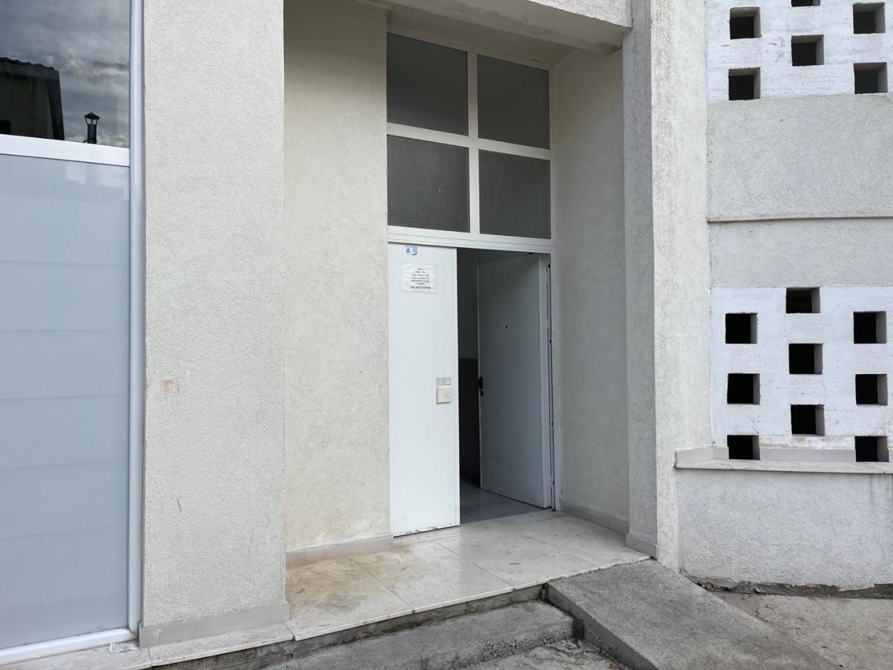 New Bazar - 2 Rooms Apartment ติรานา ภายนอก รูปภาพ