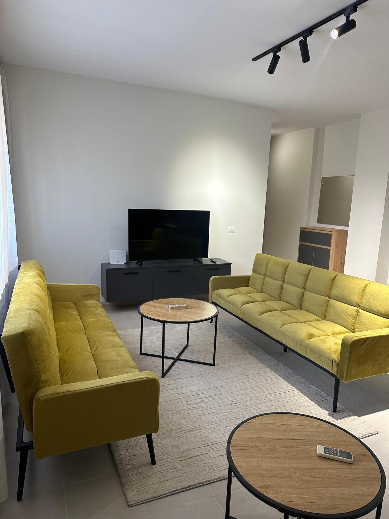 New Bazar - 2 Rooms Apartment ติรานา ภายนอก รูปภาพ