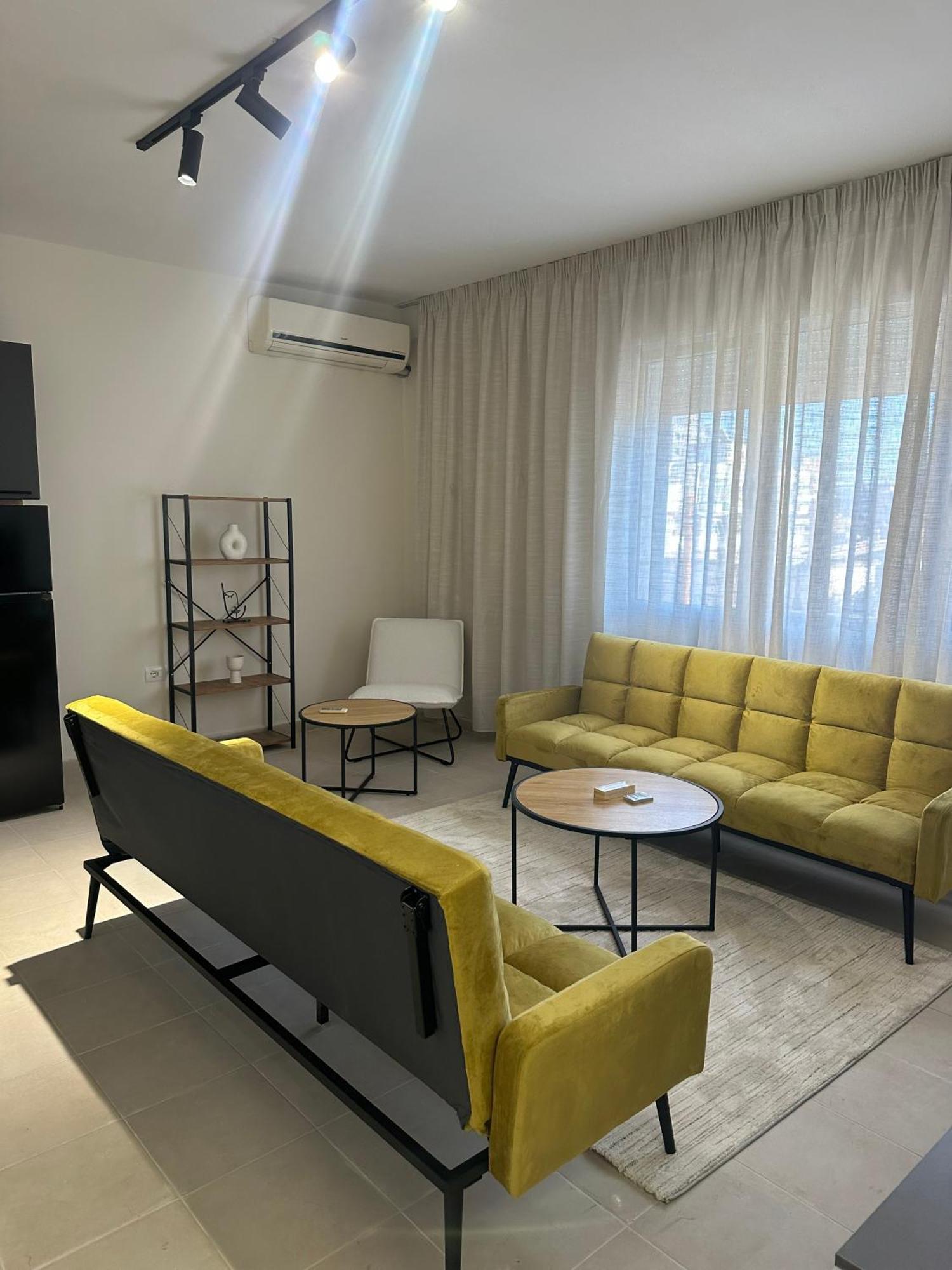 New Bazar - 2 Rooms Apartment ติรานา ภายนอก รูปภาพ