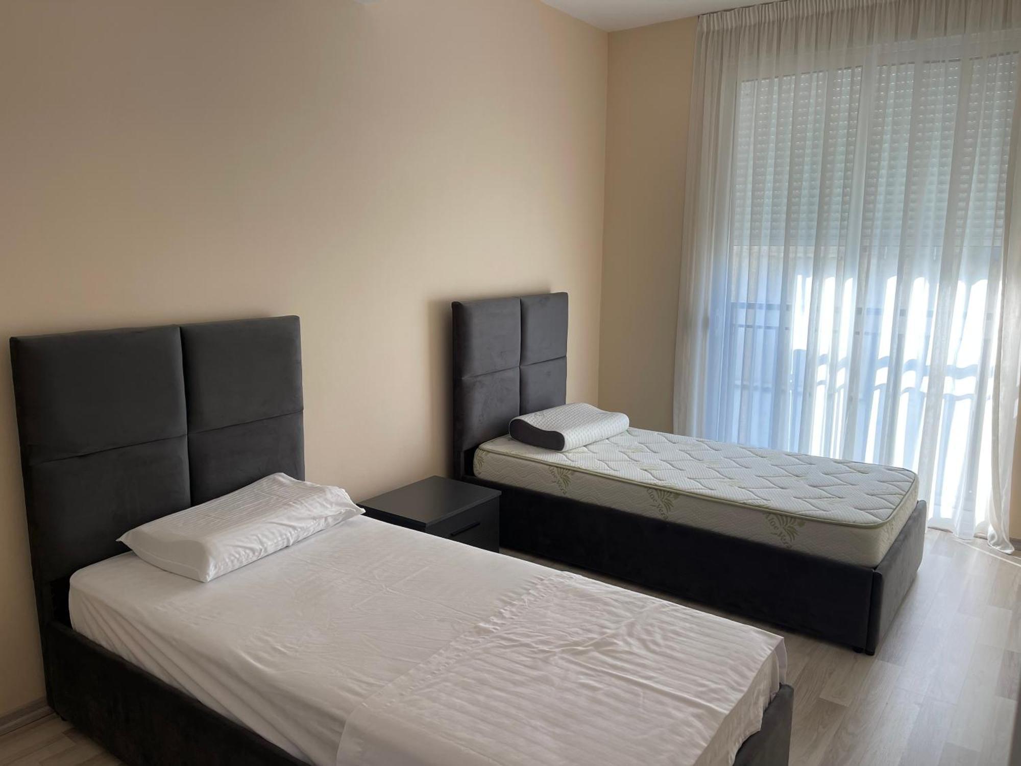 New Bazar - 2 Rooms Apartment ติรานา ภายนอก รูปภาพ
